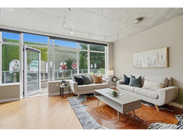 1926 W BURNSIDE St 216, Portland, OR 97209