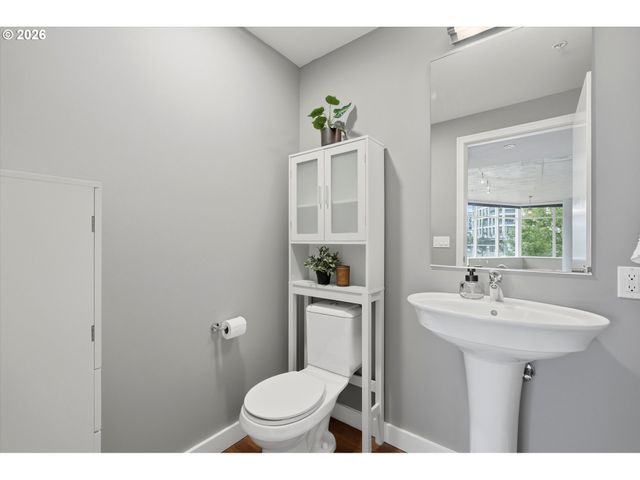 1926 W BURNSIDE St 216, Portland, OR 97209