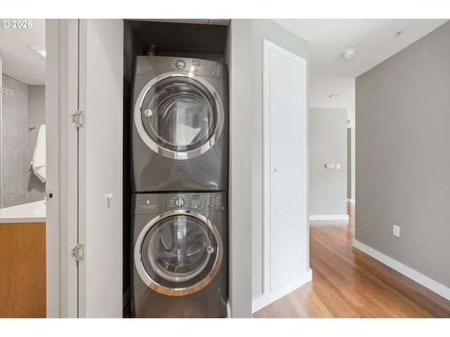 1926 W BURNSIDE St 216, Portland, OR 97209