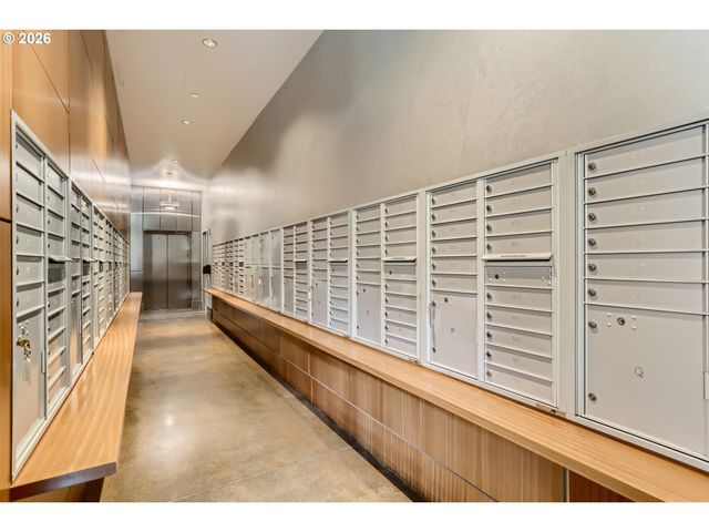1926 W BURNSIDE St 216, Portland, OR 97209