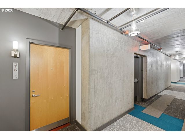 1926 W BURNSIDE St 216, Portland, OR 97209