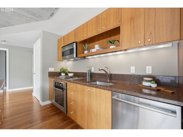 1926 W BURNSIDE St 216, Portland, OR 97209