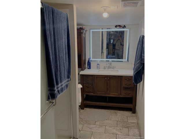 1701 Bahama St, Aurora, CO 80011