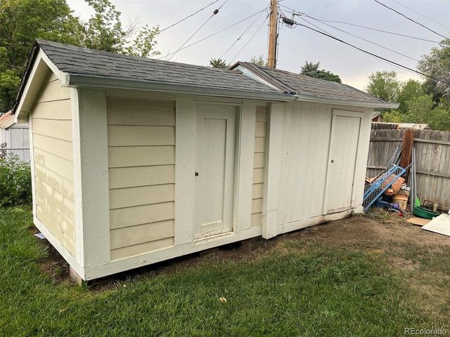 1701 Bahama St, Aurora, CO 80011