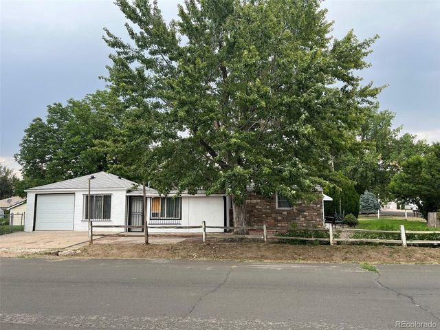 1701 Bahama St, Aurora, CO 80011