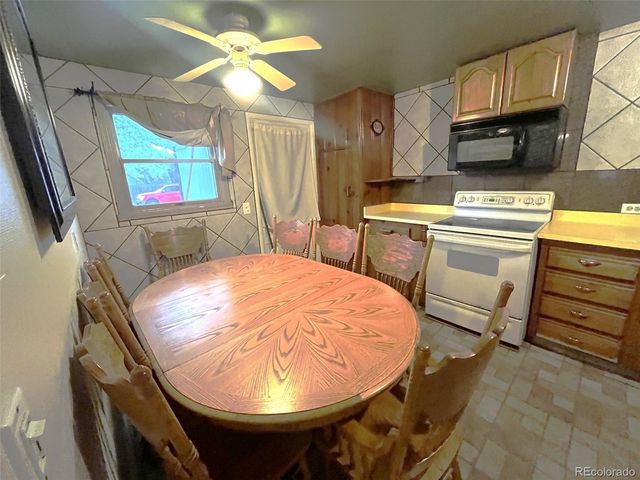 1701 Bahama St, Aurora, CO 80011