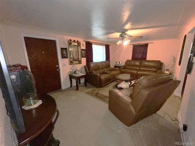 1701 Bahama St, Aurora, CO 80011