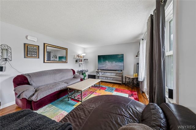 216 Collins Avenue, West Seneca, NY 14224