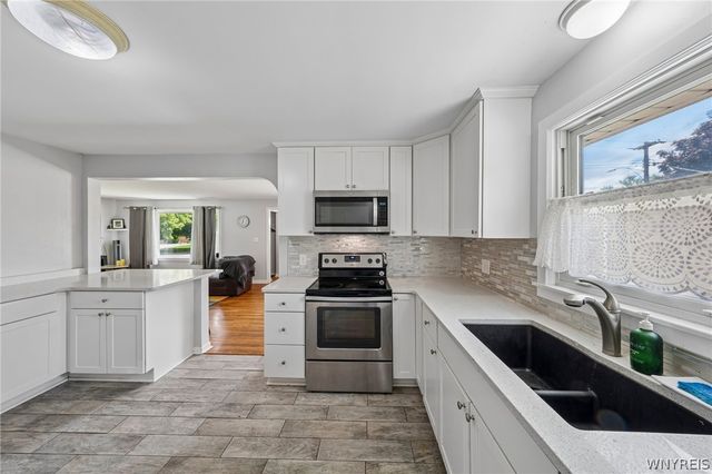 216 Collins Avenue, West Seneca, NY 14224