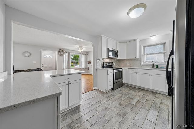 216 Collins Avenue, West Seneca, NY 14224
