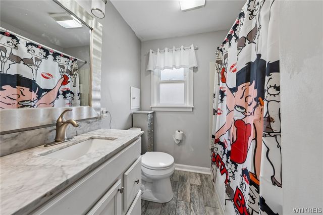 216 Collins Avenue, West Seneca, NY 14224