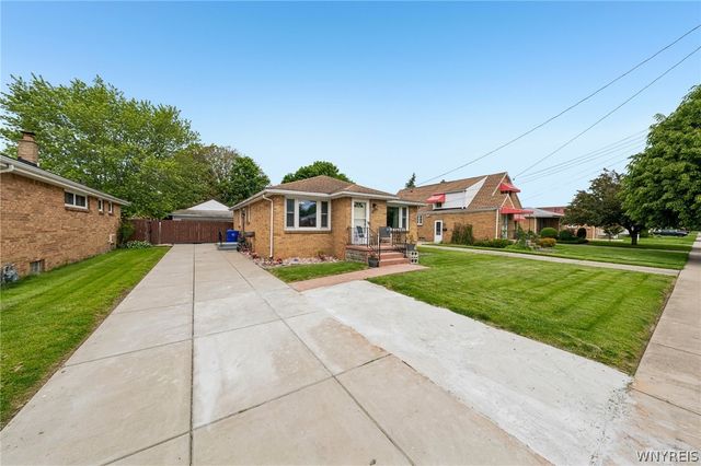 216 Collins Avenue, West Seneca, NY 14224
