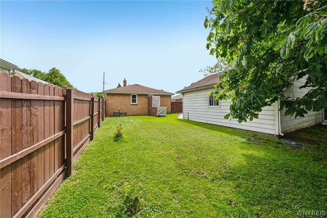 216 Collins Avenue, West Seneca, NY 14224