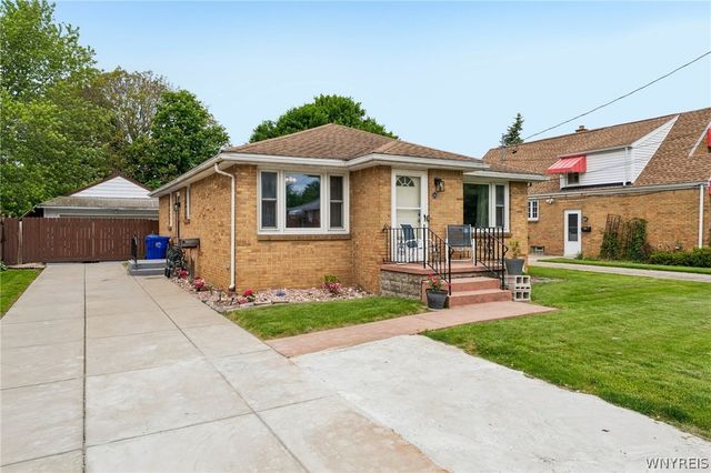 216 Collins Avenue, West Seneca, NY 14224
