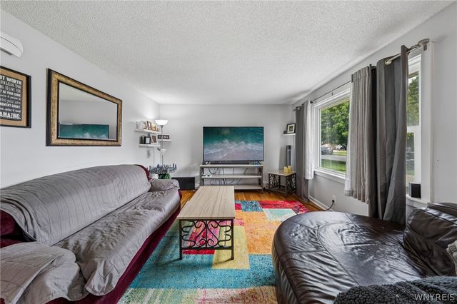 216 Collins Avenue, West Seneca, NY 14224