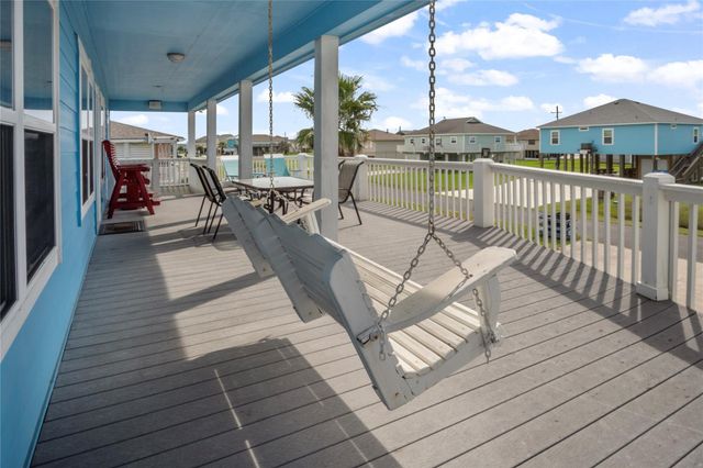 3189 Castle Drive, Crystal Beach, TX 77650