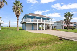 3189 Castle Drive, Crystal Beach, TX 77650