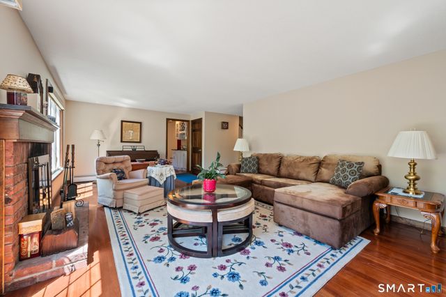 33 Partridge Lane, Burlington, CT 06013