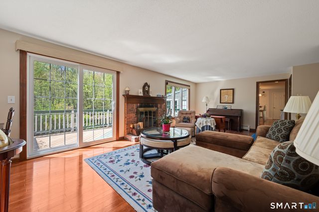 33 Partridge Lane, Burlington, CT 06013