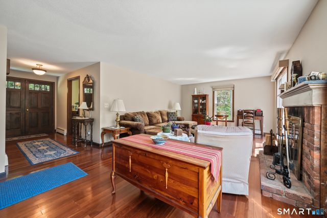 33 Partridge Lane, Burlington, CT 06013