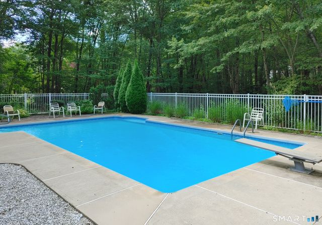 33 Partridge Lane, Burlington, CT 06013