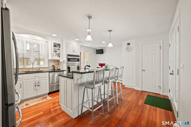 33 Partridge Lane, Burlington, CT 06013