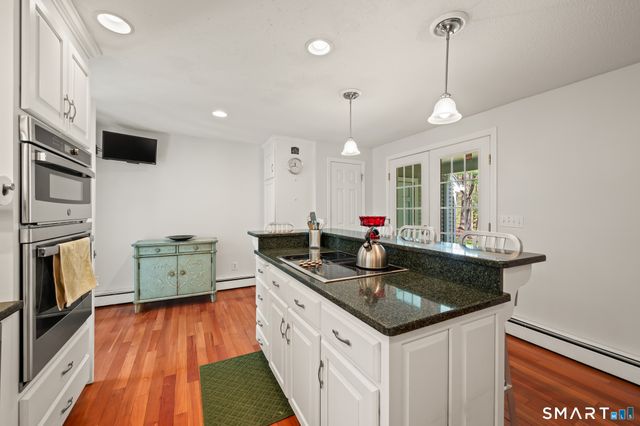 33 Partridge Lane, Burlington, CT 06013