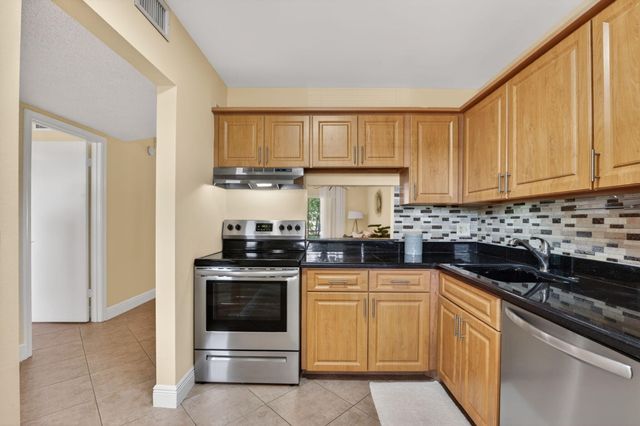 2800 Fiore Way 212, Delray Beach, FL 33445