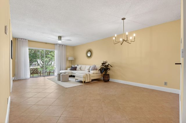2800 Fiore Way 212, Delray Beach, FL 33445