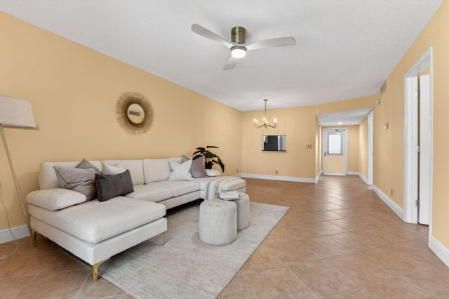 2800 Fiore Way 212, Delray Beach, FL 33445
