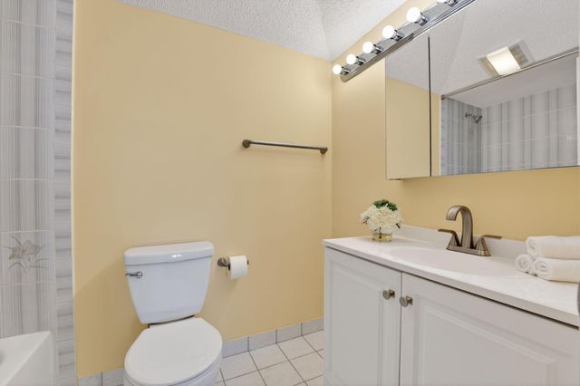 2800 Fiore Way 212, Delray Beach, FL 33445