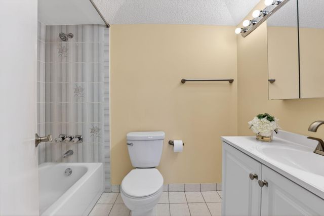 2800 Fiore Way 212, Delray Beach, FL 33445