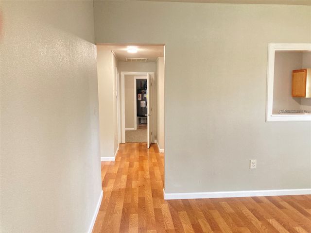 104 May Avenue, Cleburne, TX 76031