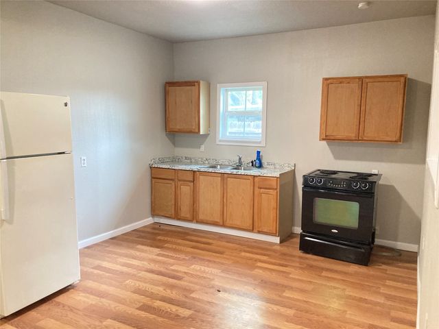 104 May Avenue, Cleburne, TX 76031