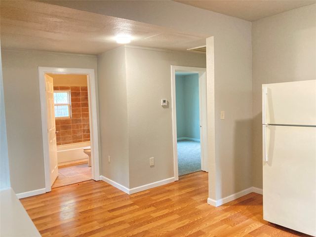 104 May Avenue, Cleburne, TX 76031