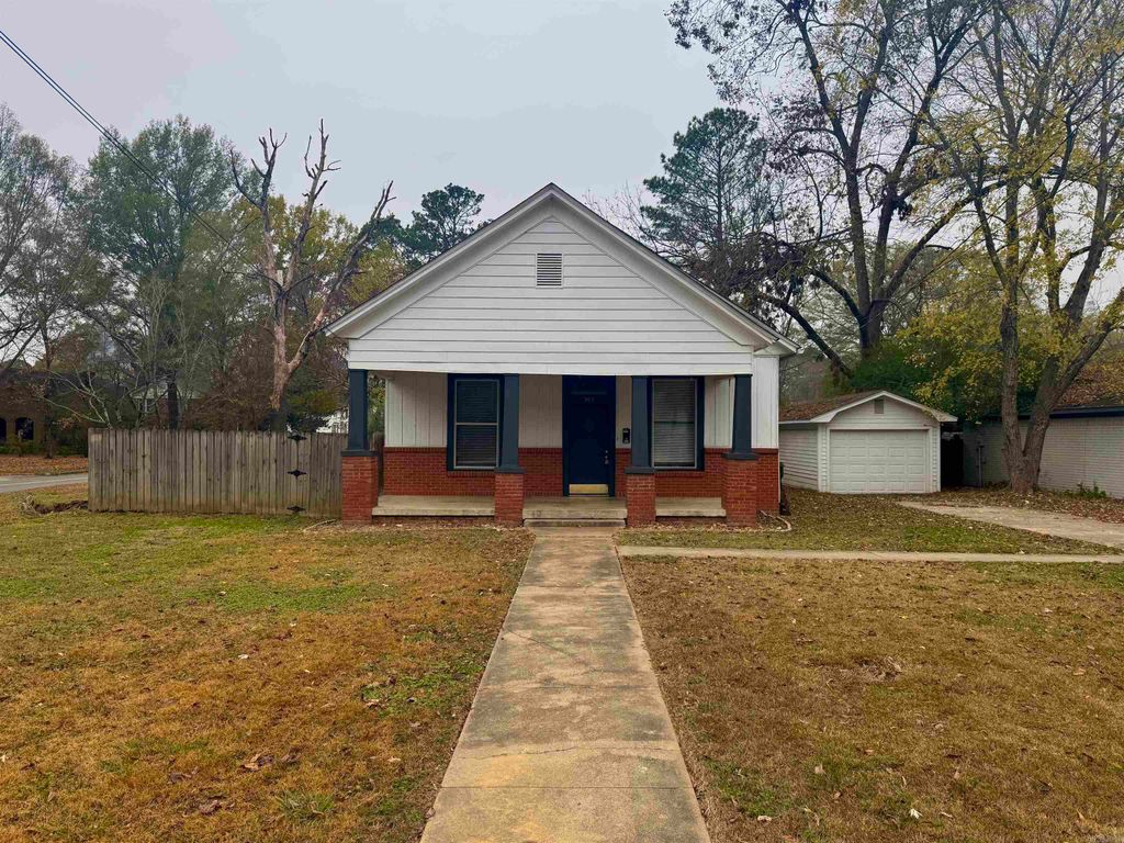 303 Ash Street, Conway, AR 72034