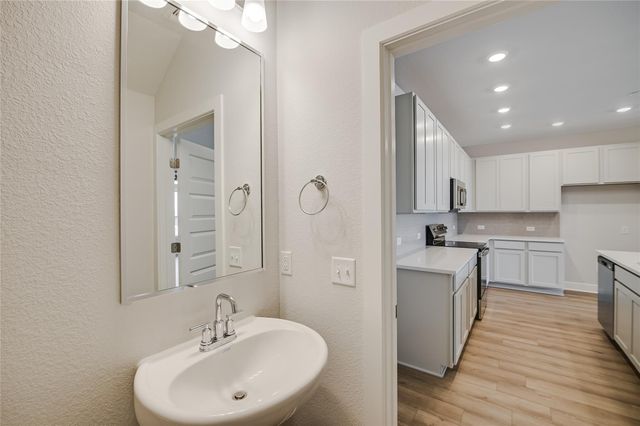 503 Emory Crossing BLVD, Hutto, TX 78634