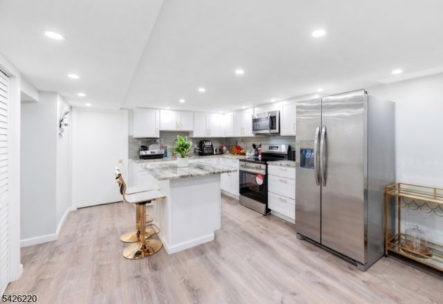 58 Park Ave, East Orange City, NJ 07017