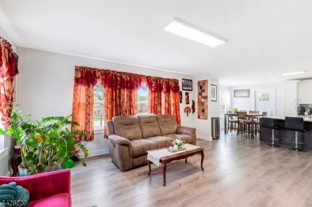 58 Park Ave, East Orange City, NJ 07017