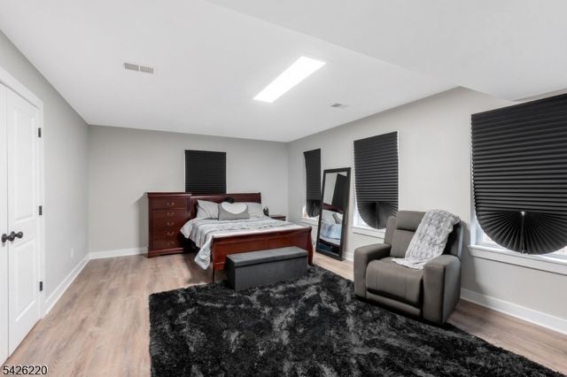58 Park Ave, East Orange City, NJ 07017