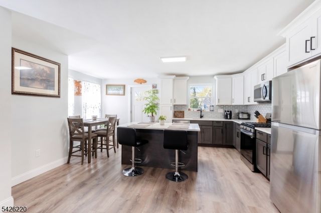58 Park Ave, East Orange City, NJ 07017