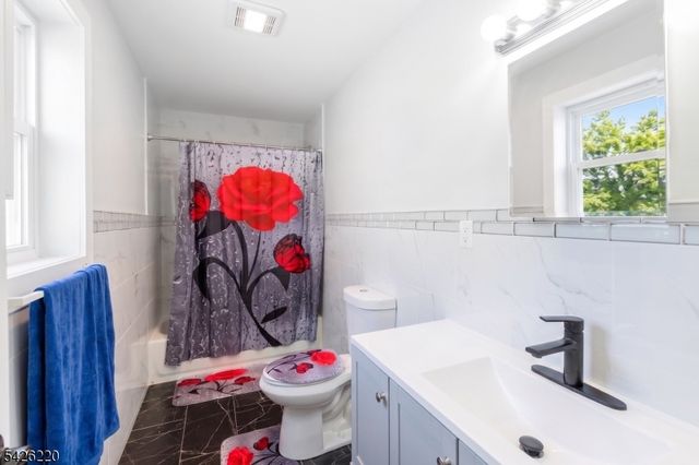 58 Park Ave, East Orange City, NJ 07017