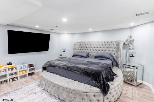 58 Park Ave, East Orange City, NJ 07017