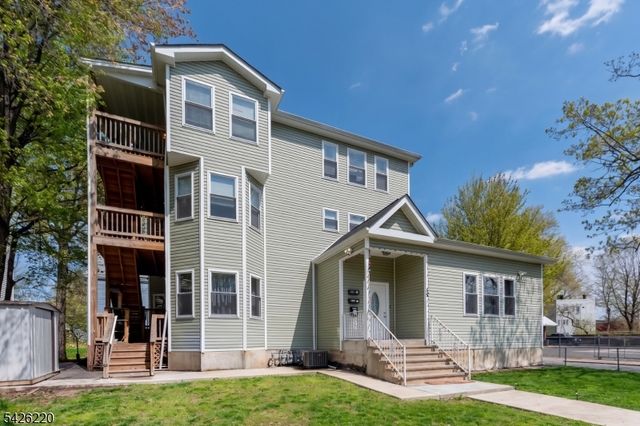 58 Park Ave, East Orange City, NJ 07017