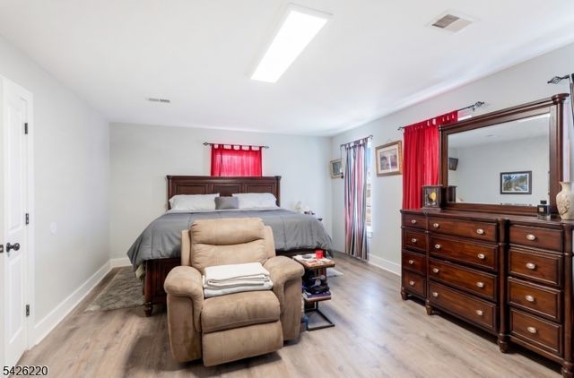 58 Park Ave, East Orange City, NJ 07017