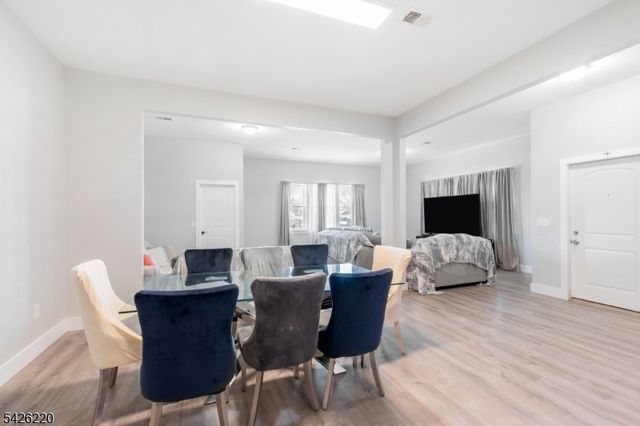 58 Park Ave, East Orange City, NJ 07017