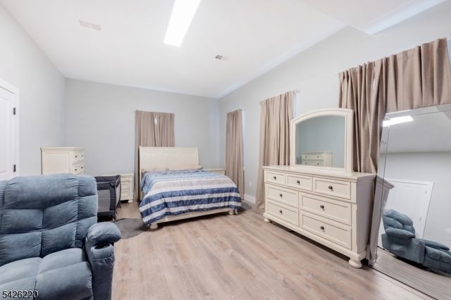 58 Park Ave, East Orange City, NJ 07017
