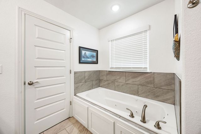 903 Lawlis Road, Siloam Springs, AR 72761