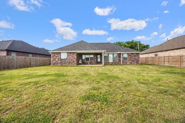 903 Lawlis Road, Siloam Springs, AR 72761