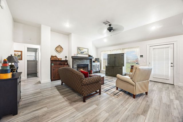 903 Lawlis Road, Siloam Springs, AR 72761
